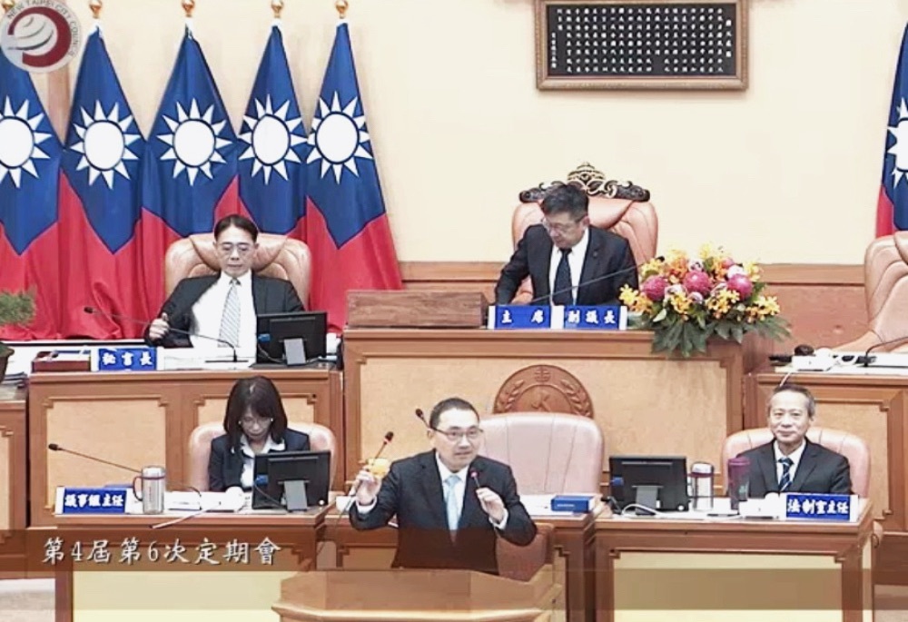 寵物醫院、敬老卡、警消健檢成焦點　侯友宜市政總質詢逐項回應