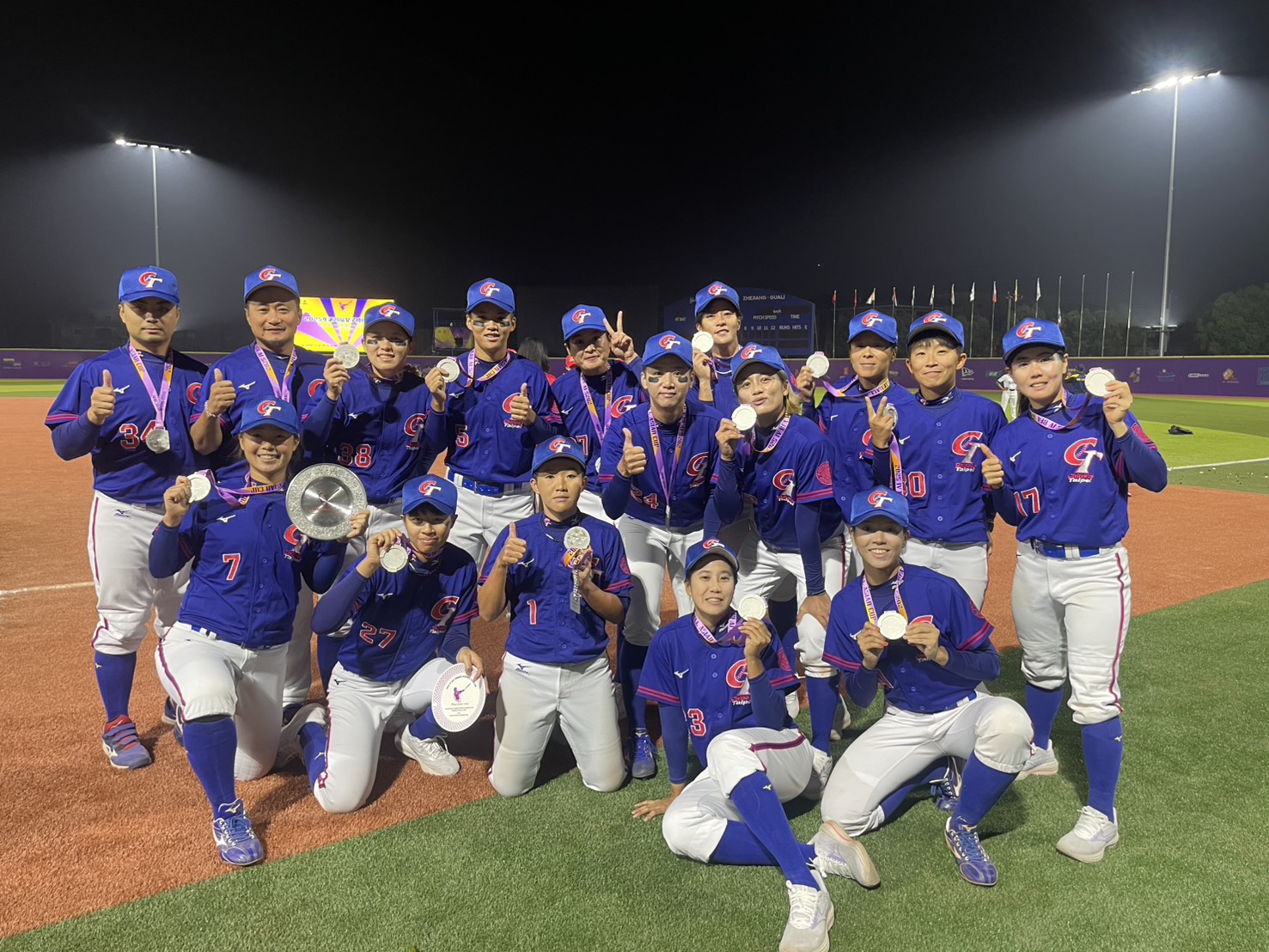 頂新和德基金會持續耕耘女棒發展　中華隊亞洲盃摘銀挺進世界盃資格賽 7