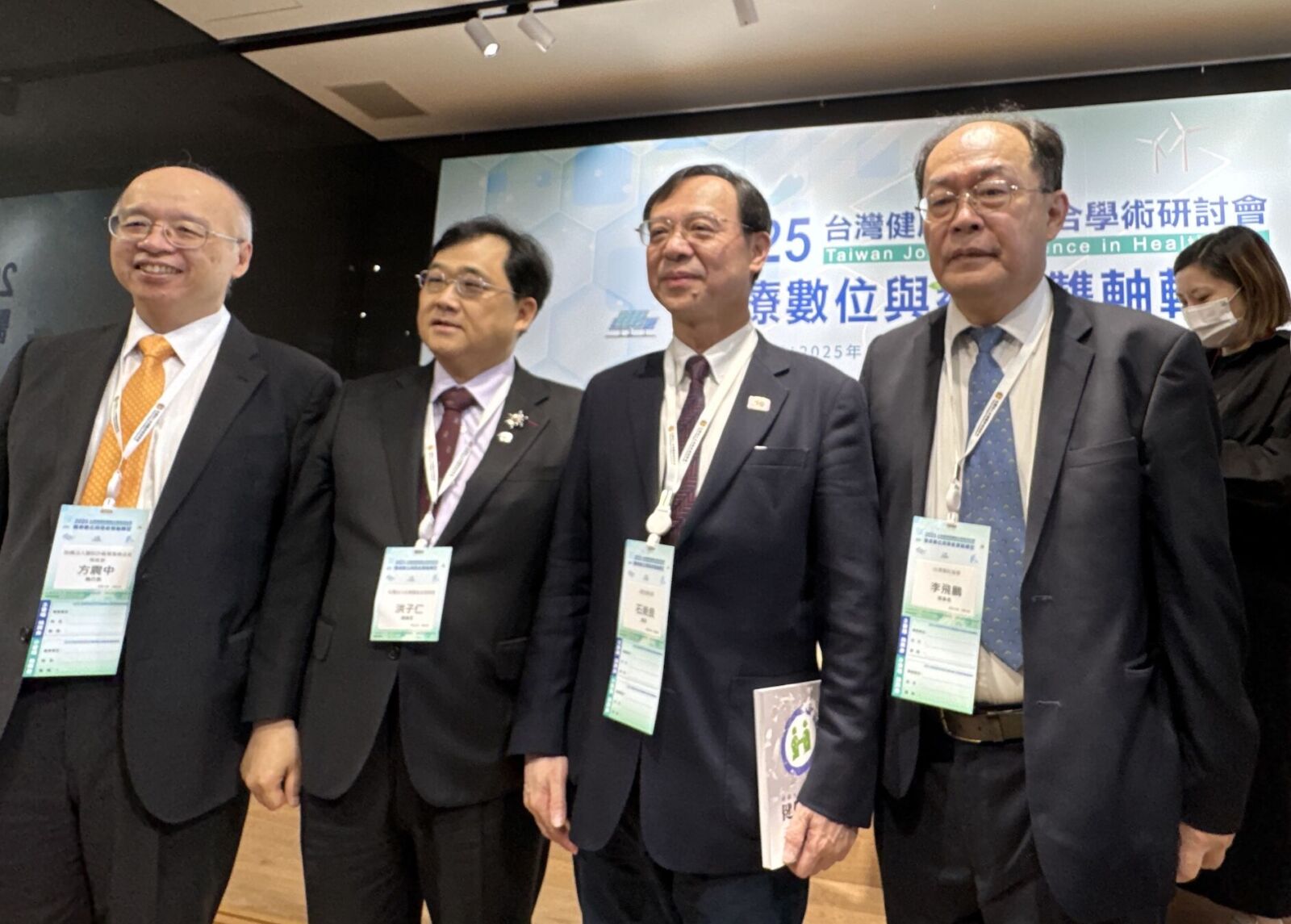 稱「補充保費」遭誤解 石崇良：健保不能倒！沒想過位子不保 3