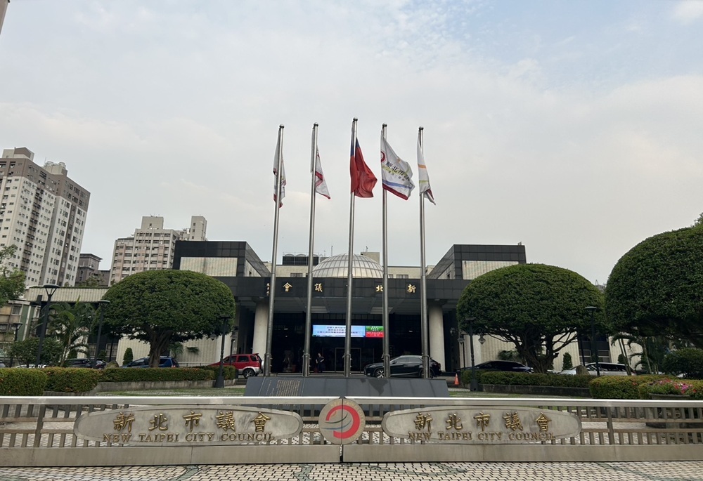 長照3.0喊升級卻砍預算 新北議員齊轟中央補助失衡 長照3.0喊升級卻砍預算 新北議員齊轟中央補助失衡