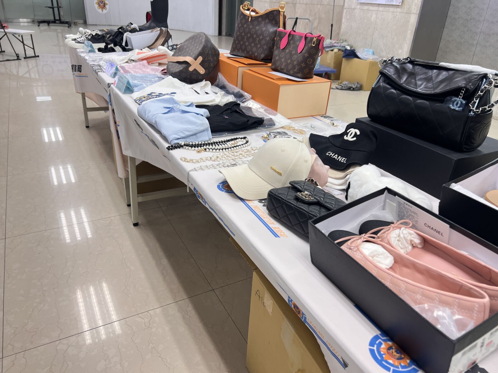 東區2家奢侈精品店全是假貨　中國進口高仿品月營業額破百萬 71