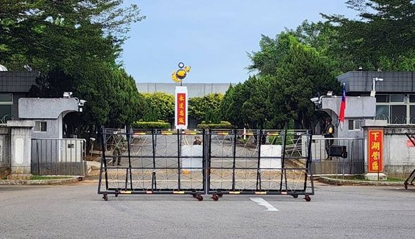 海陸士兵不服管理怒推排長　勒頸嗆「不要出大門、我要弄死你」 10