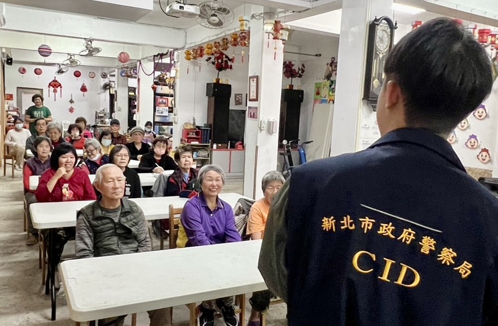 普發現金1萬元 結合宮廟關懷銀髮族宣導防詐 8 cnews204251114a03