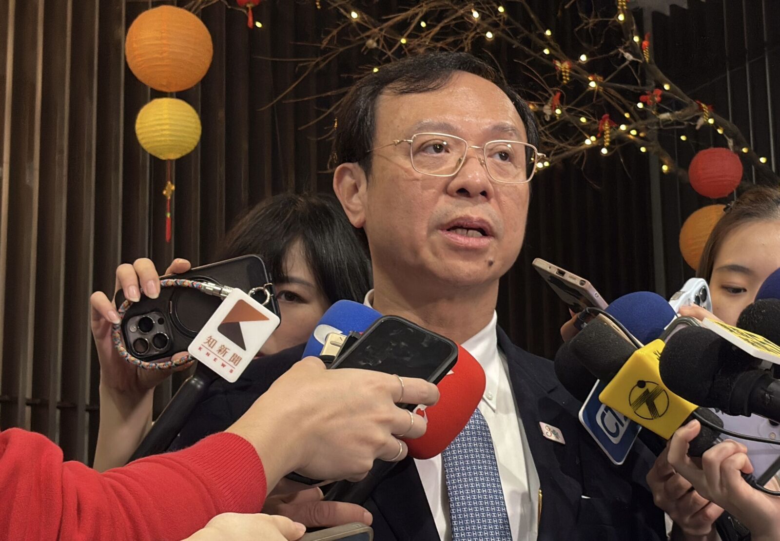 開放「代理孕母」仍遙遙無期 石崇良表態:要不要修法先保留 19 開放「代理孕母」仍遙遙無期 石崇良表態:要不要修法先保留 18