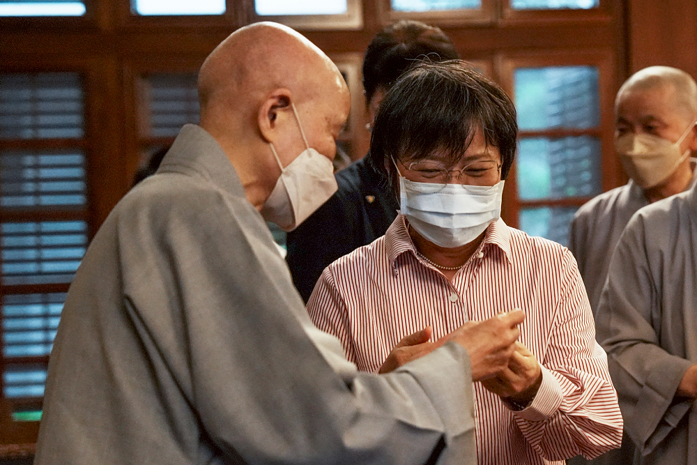 劉世芳感謝並期續與慈濟密切合作 證嚴法師讚鏟子超人「台灣以愛為寶」 66 劉世芳感謝並期續與慈濟密切合作 證嚴法師讚鏟子超人「台灣以愛為寶」 65