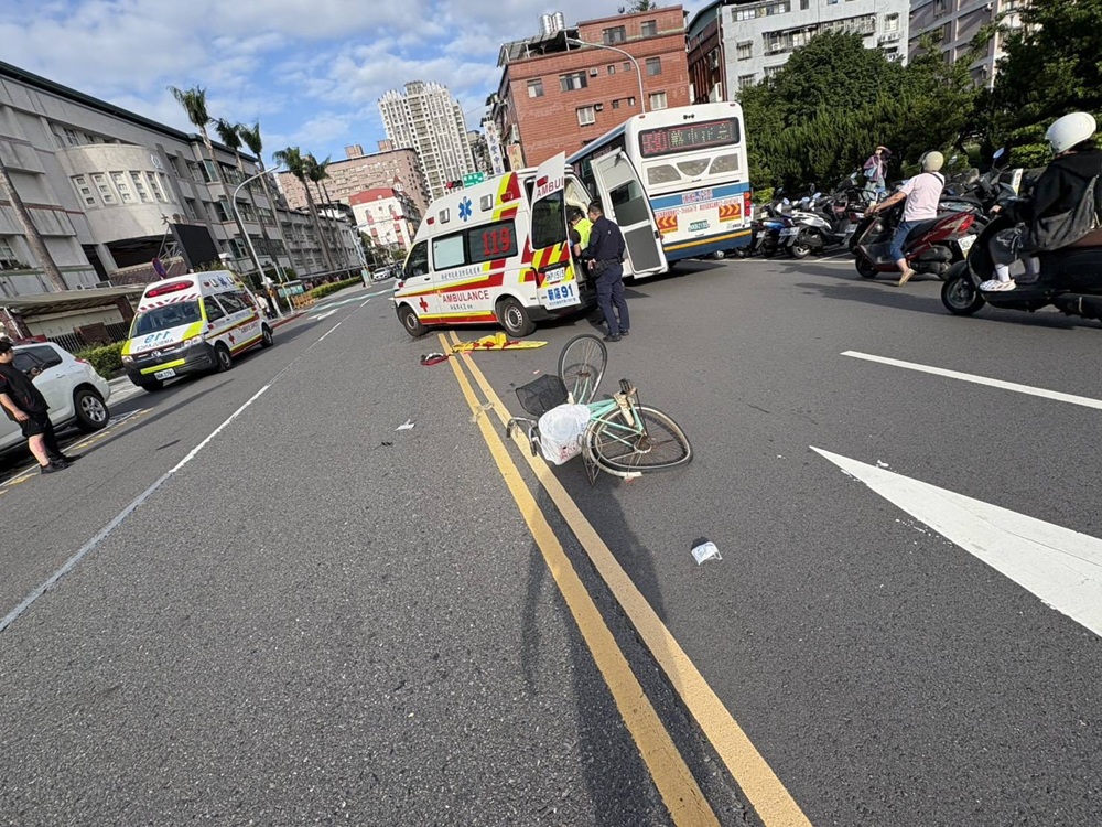 機車單車互撞 兩騎士雙雙身亡 41 cnews204251116a02