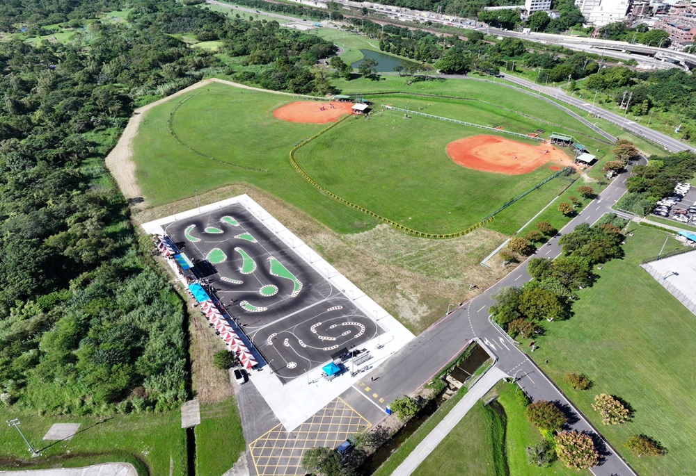 高灘處整建山佳河濱公園 棒壘球、遙控賽車場全新亮相 18 248251117a04