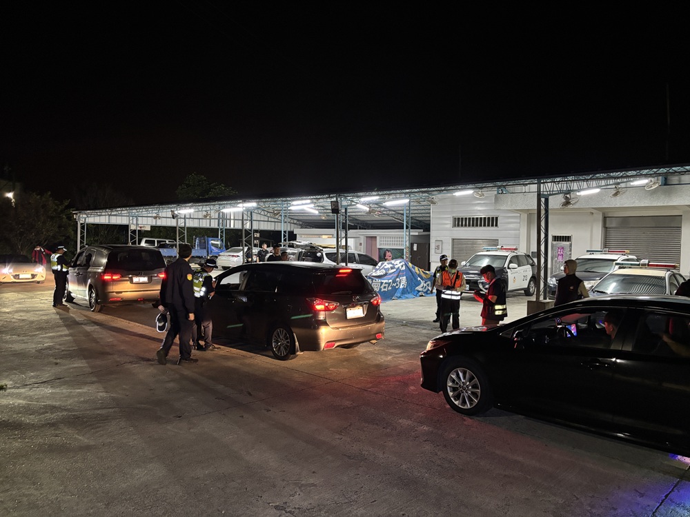台南白河山區聯合稽查 夜間攔檢汽機車70輛取締違規25件 28 cnews204251117a02