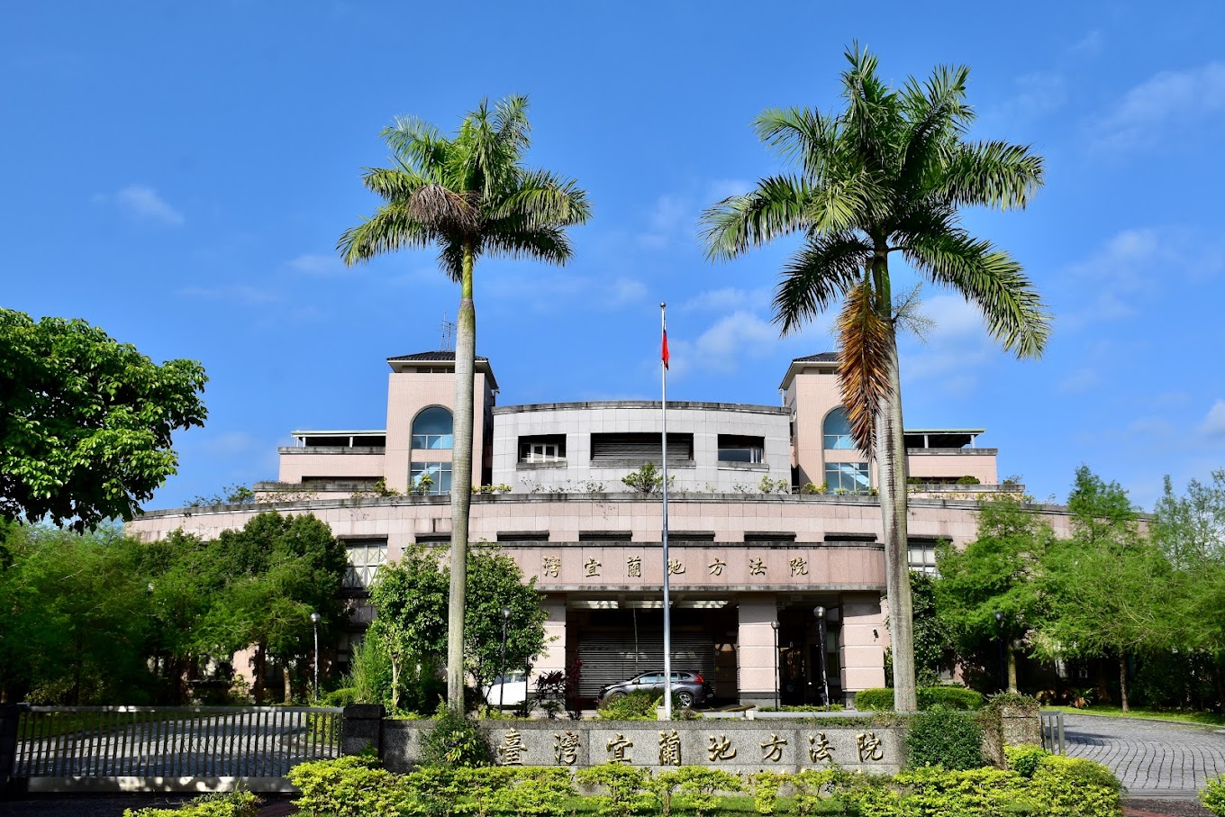 修車師傅有酒局請靚妹代駕 回家露出真面目硬上得逞 修車師傅有酒局請靚妹代駕 回家露出真面目硬上得逞