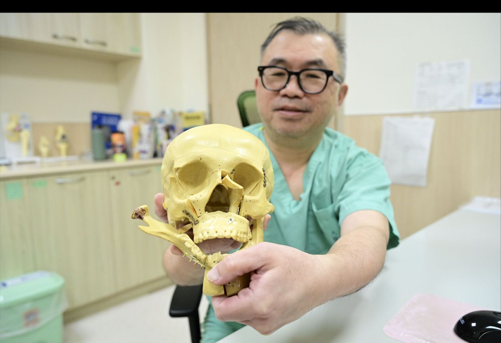 建築工跌落5公尺「臉著地」面目全非! 醫靠隱形重建拚回臉龐 13 建築工跌落5公尺「臉著地」面目全非! 醫靠隱形重建拚回臉龐 12