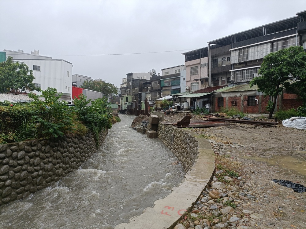 盼大雨不再成災 新北打造鳳鳴滯洪池預計明年2月底完工 36 cnews204251118a08