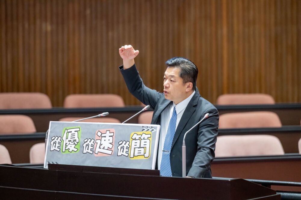 鳳凰重創蘇澳　陳俊宇要求行政院提高災後補助、擴大範圍 15