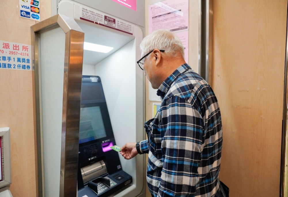 普發現金防詐戰開打 「幸福送到家」社會局結合警力守護長者 19 248251119a02