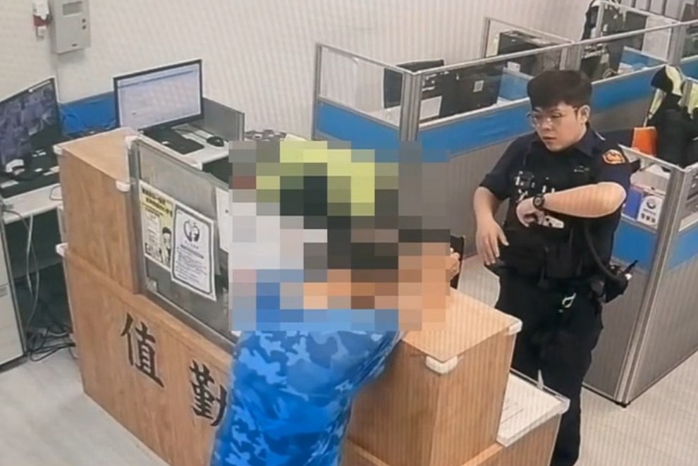 疑早起心情不好 64歲緬甸華僑菜刀砍死妻再投案 疑早起心情不好 64歲緬甸華僑菜刀砍死妻再投案