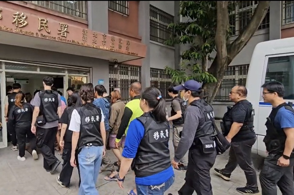 專門仲介泰籍非法移工 移民署拂曉出擊查獲逾期居留39人 專門仲介泰籍非法移工 移民署拂曉出擊查獲逾期居留39人