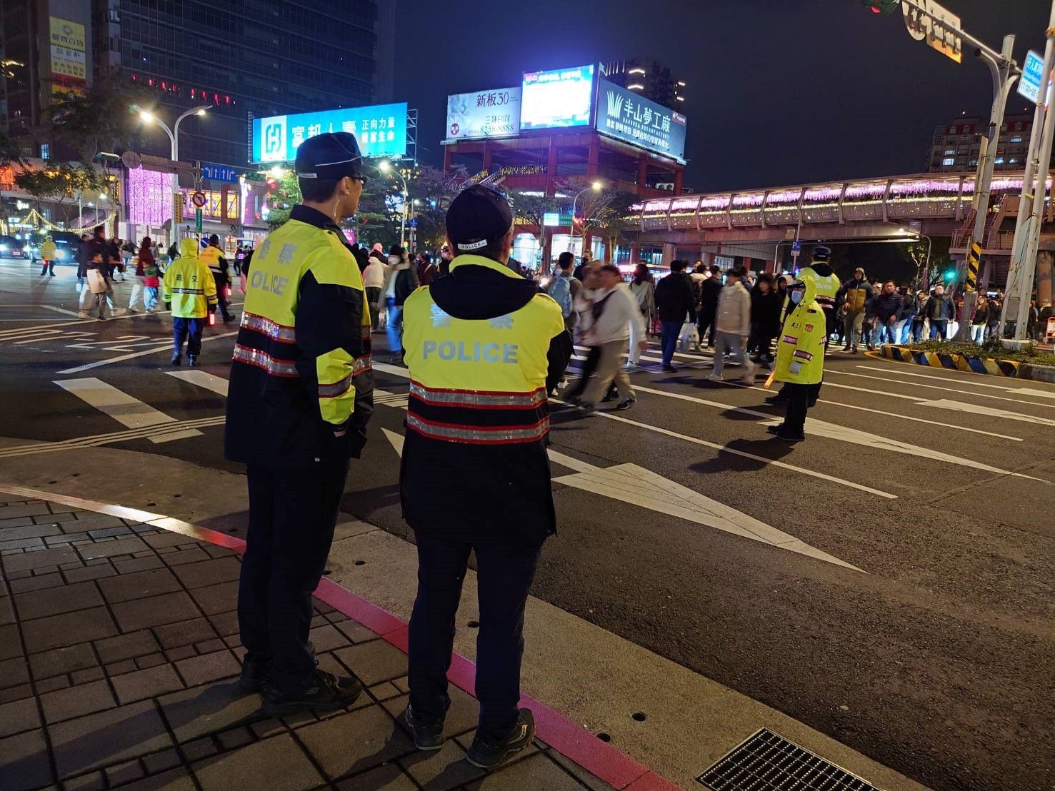 新北市耶誕城萬民同樂　市警局「五大智控」確保出行安全 17