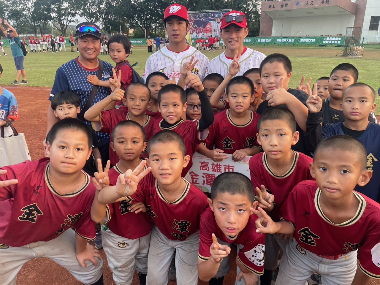 頂新和德文教基金會支持「徐生明盃」 小球員棒球與在地文化同場綻放 10 頂新和德文教基金會支持「徐生明盃」 小球員棒球與在地文化同場綻放 9