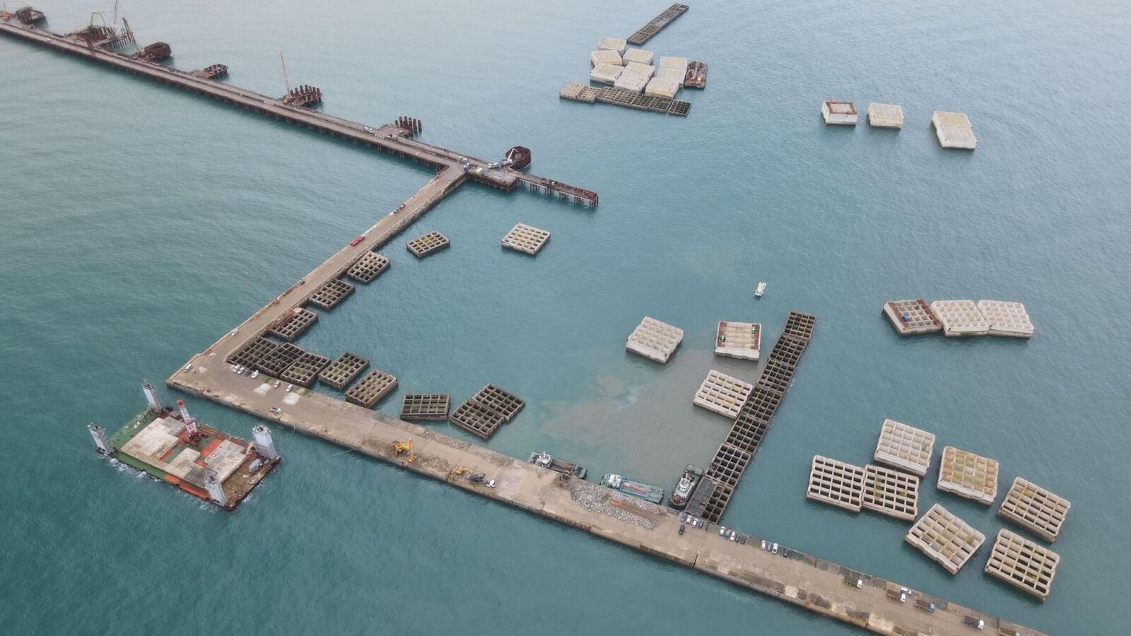 三接被爆豆腐渣與預算灌水 中油喊冤 包商籲吊起沉箱檢驗 5