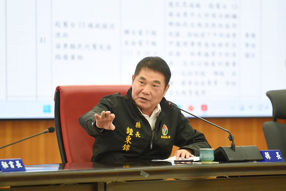 苗栗屢遭違法傾倒廢棄物　鍾東錦點名3家處理場「這情況」恐撤照 19