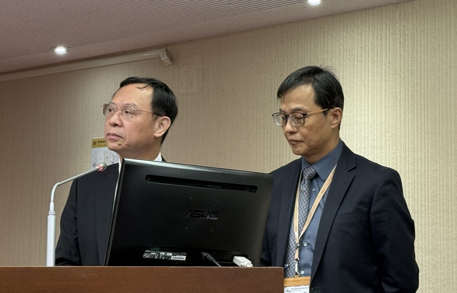 毒化粧品「破口」食藥署放的？ 姜至剛：二週內化粧品全登錄 3