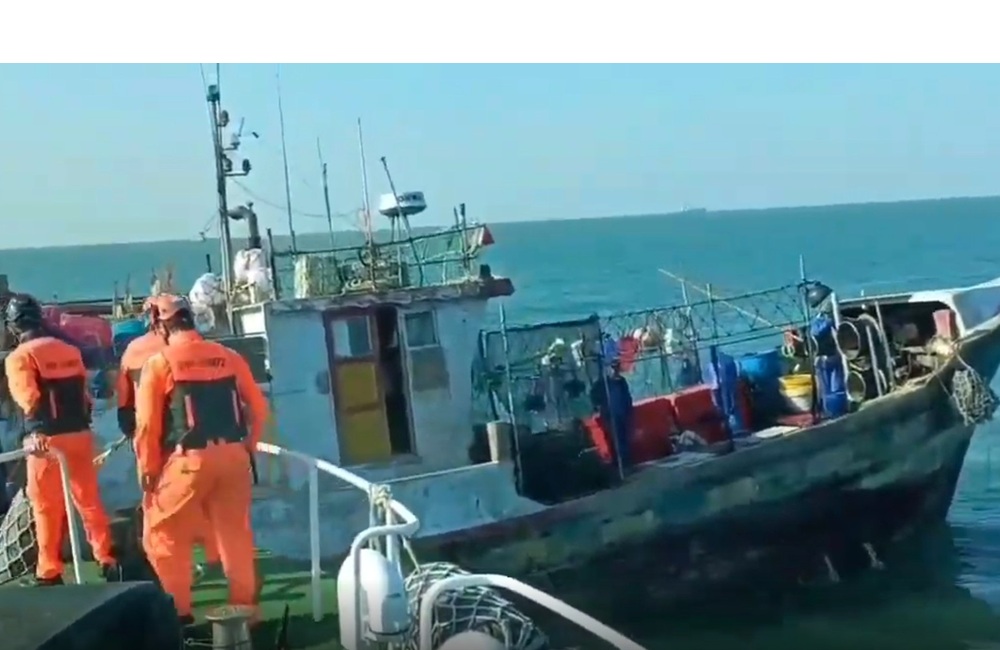 海巡科技輔勤奏效 強力取締漁船違規使用章魚籠 4 cnews204251226a01