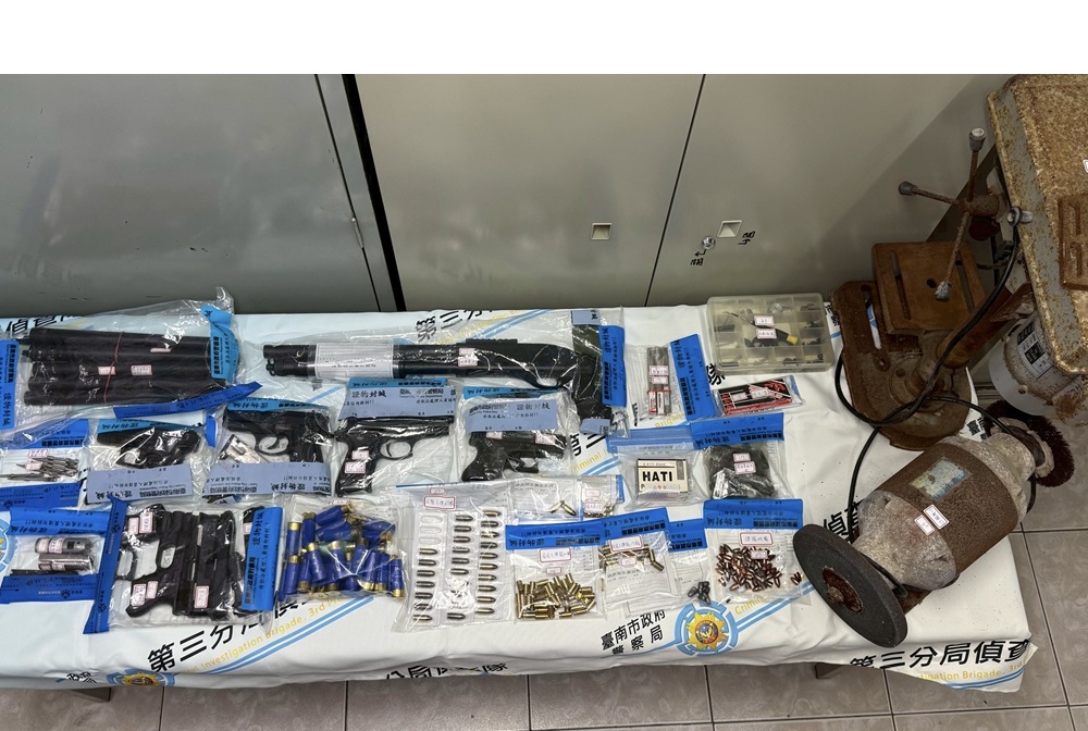 IG加好友誘買虛擬貨幣 破詐欺集團南北逮6人 7 cnews204251226a12