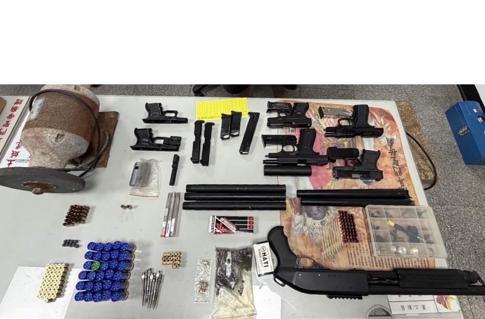 IG加好友誘買虛擬貨幣 破詐欺集團南北逮6人 8 cnews204251226a13