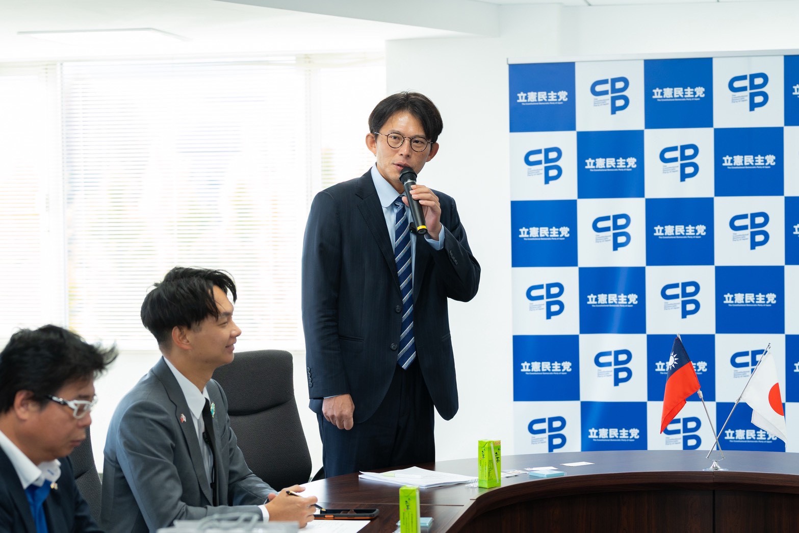 黃國昌率團訪日軟釘子吃到飽　鍾佳濱酸：跟柯文哲腳步「合影掛牌」 3