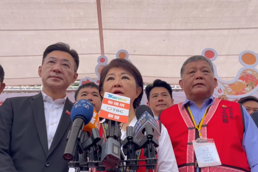鄭麗文讚「女力當家」才能給台灣安全　盧秀燕：守護國家要眾人之力 13