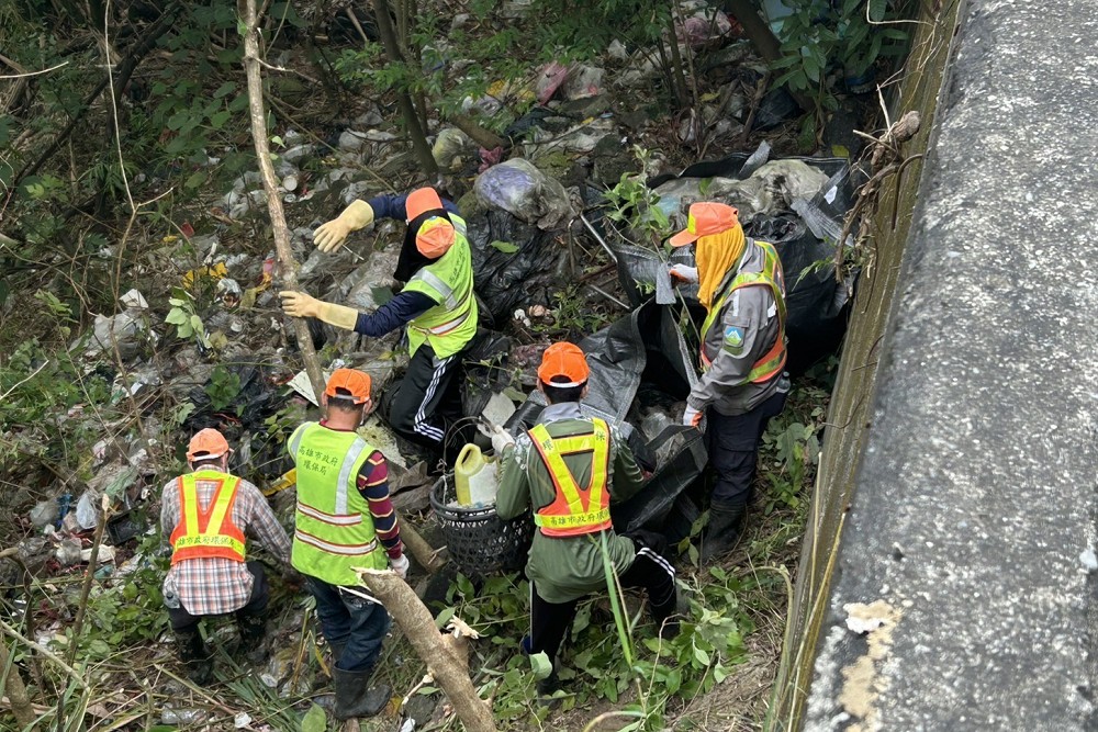 籲髒亂點地主勿心存僥倖　高雄環保局：《廢清法》求償並移送法辦 15