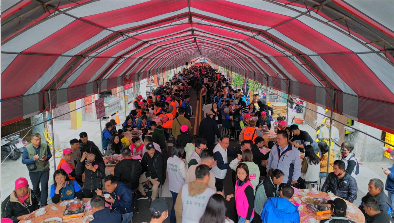 永靖謝平安家年華登場　千人搓湯圓熱鬧迎福、永安宮擲筊拿iPhone 17 9