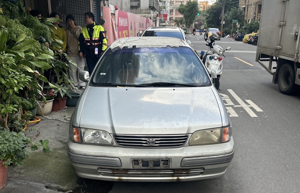 新制已上路 未懸掛牌照車輛停占道路最高罰3萬6000元 新制已上路 未懸掛牌照車輛停占道路最高罰3萬6000元