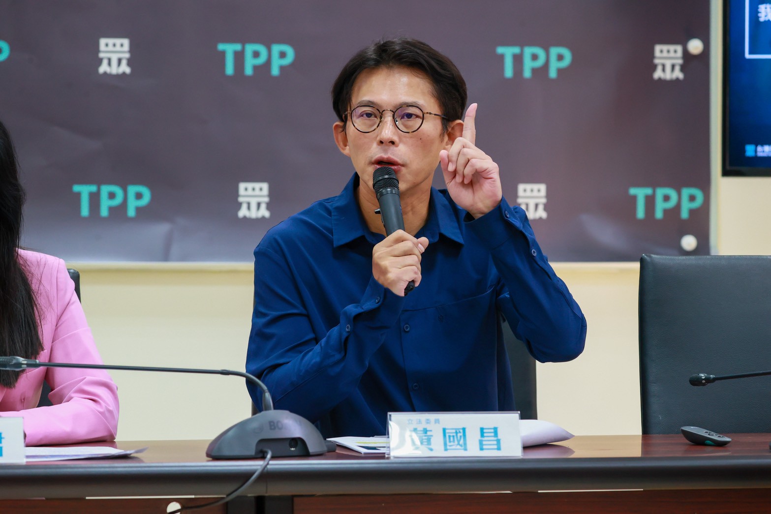 黃國昌否認李有宜遭冷暴力 稱連現任議員都沒有優先權 黃國昌否認李有宜遭冷暴力 稱連現任議員都沒有優先權