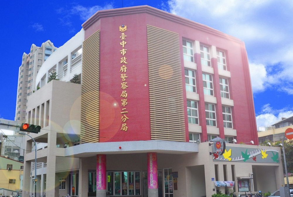 因偽造車牌朋友反目　當街理論爆衝突亮刀濺血