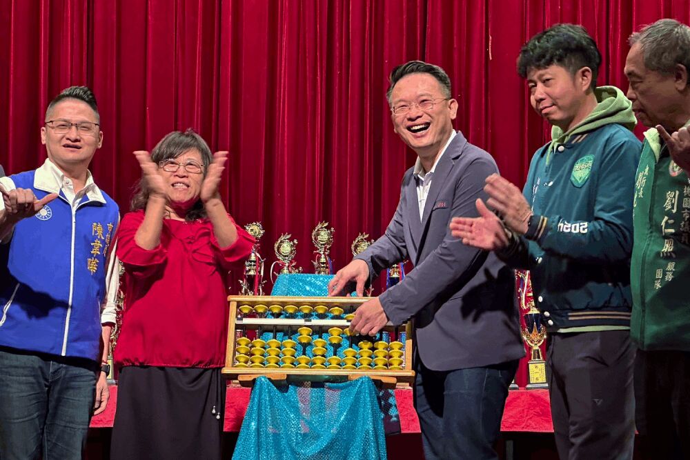 桃園市長盃珠心算跨國較量　蘇俊賓：紮實數理教育是科技基礎