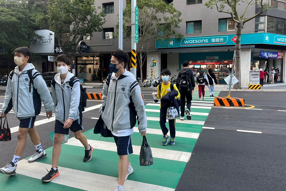 市政路延伸工程 陳大田:完成後可有效紓解台灣大道交通壅塞 12 市政路延伸工程 陳大田:完成後可有效紓解台灣大道交通壅塞 11