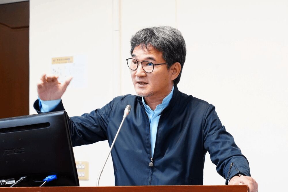 劉建國促降農民自繳退休儲金 陳駿季承諾研議提高政府提撥比例 劉建國促降農民自繳退休儲金 陳駿季承諾研議提高政府提撥比例