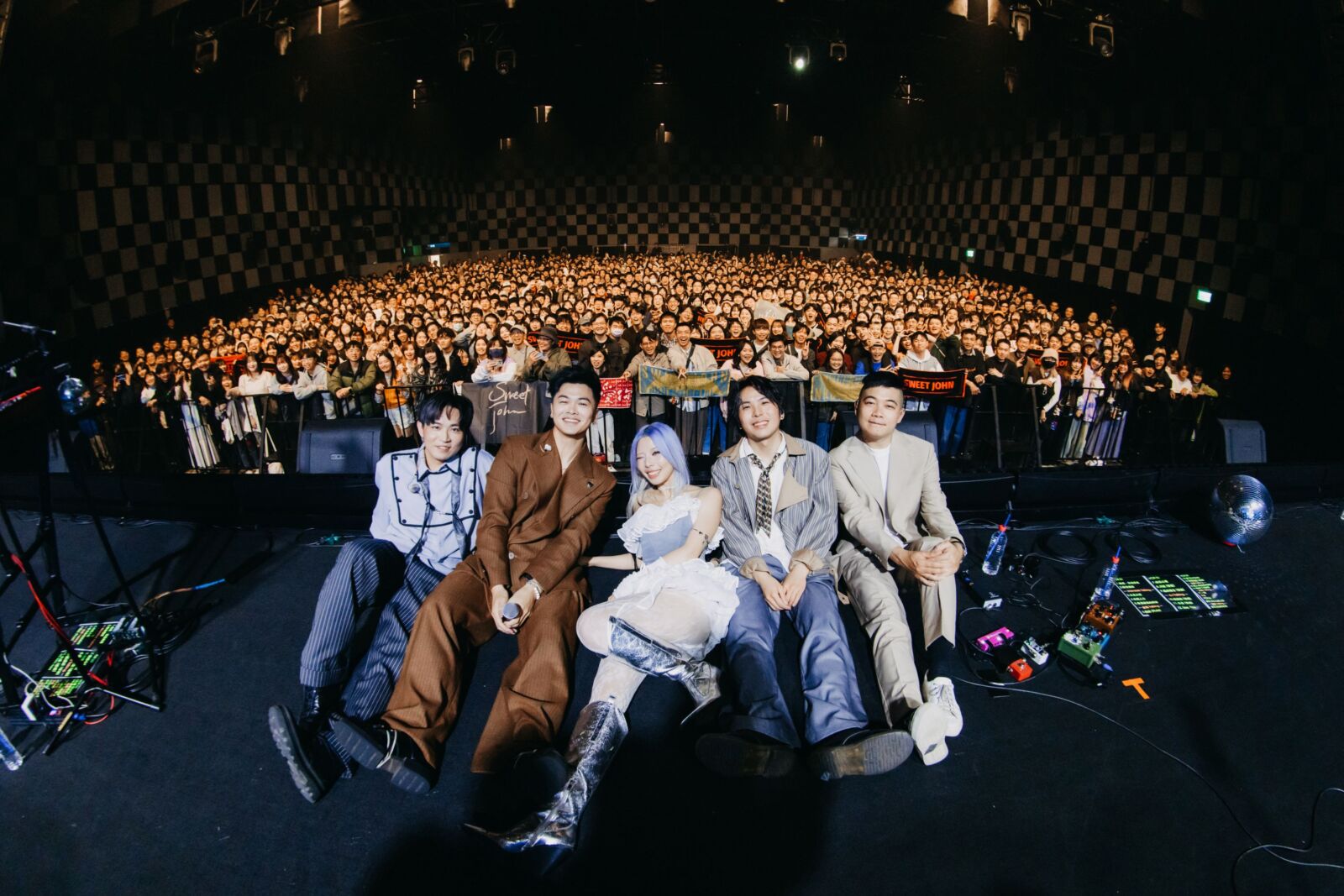 12 月樂團與創作者熱力全開 陳惠婷回歸創作、甜約翰十週年起跑 19