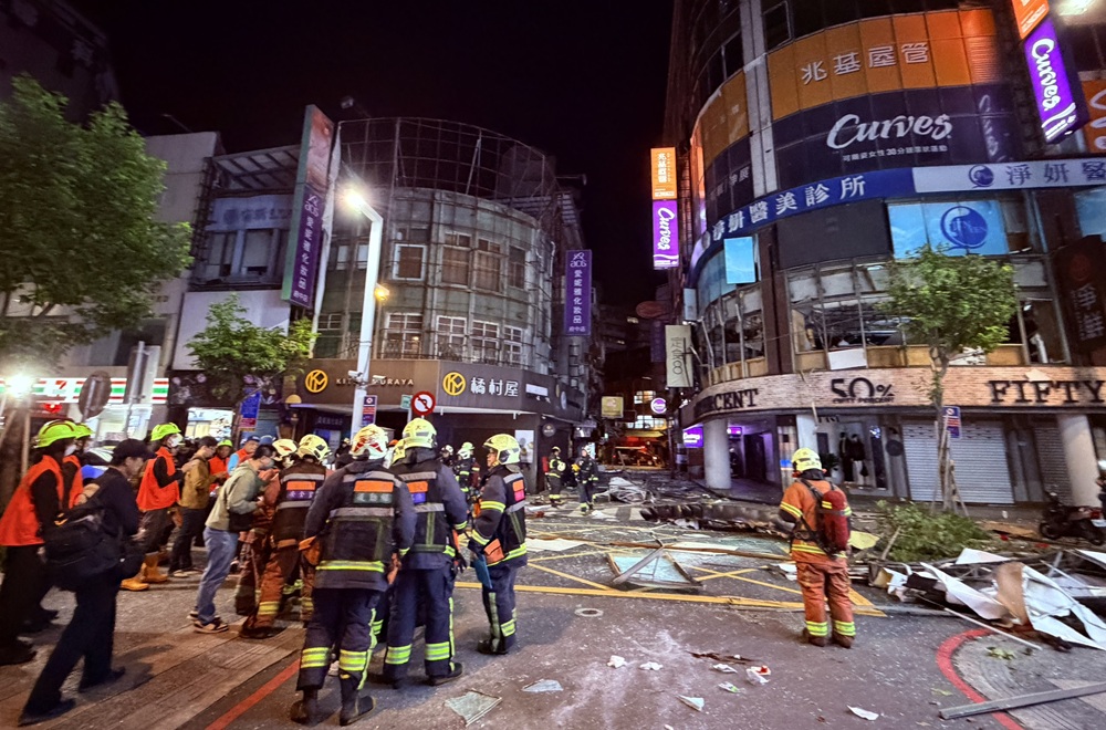 新北板橋大樓氣爆 傷5路人波及29戶市府助安置災損鑑定 新北板橋大樓氣爆 傷5路人波及29戶市府助安置災損鑑定
