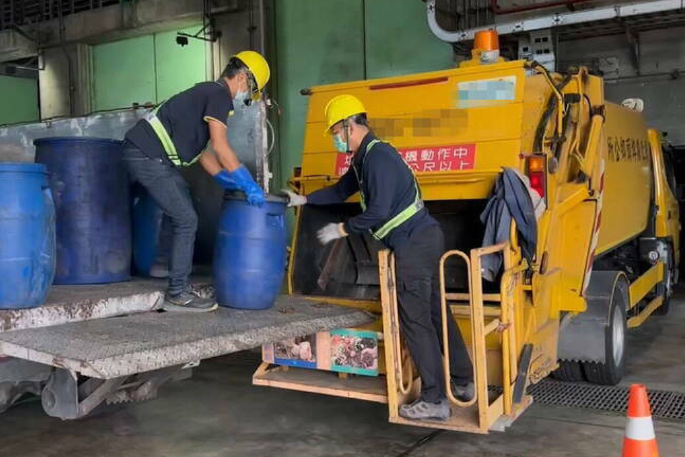 邱建富質疑清潔隊清運學校廚餘恐違法 彰化環保局:無圖利問題 邱建富質疑清潔隊清運學校廚餘恐違法 彰化環保局:無圖利問題