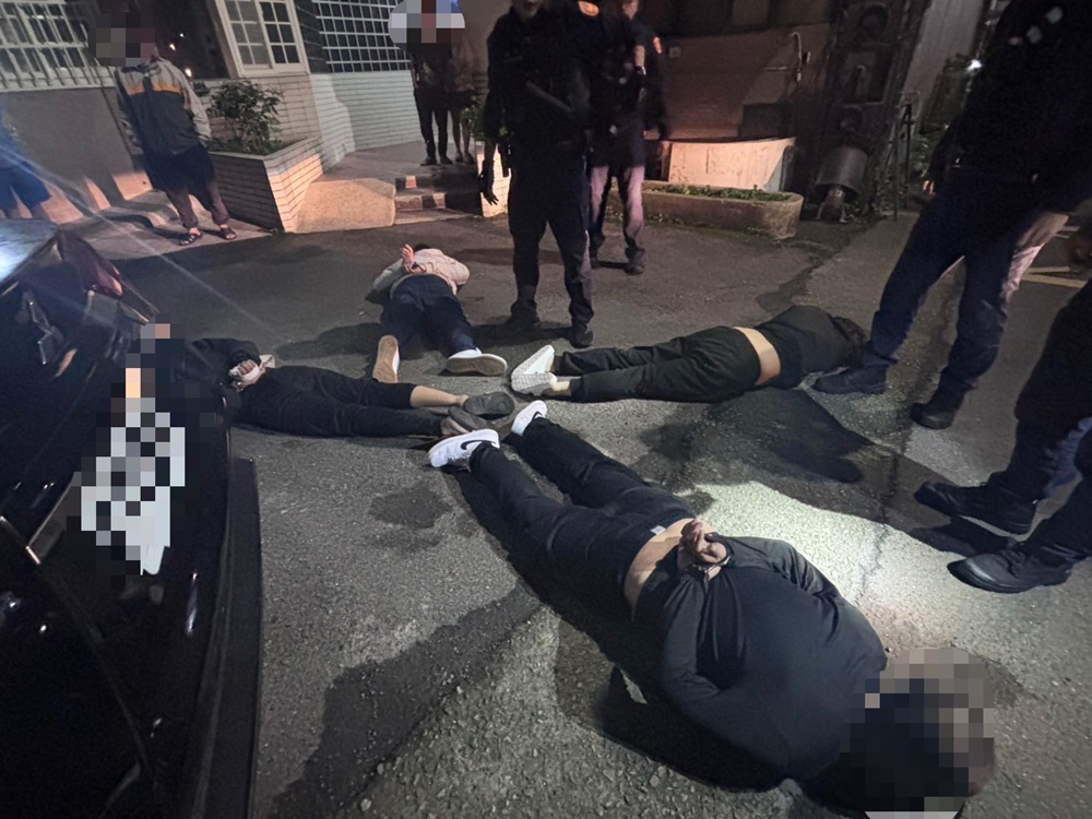 拒檢開車逃竄 逮4人查獲毒品37歲駕駛唾液快篩涉毒駕 拒檢開車逃竄 逮4人查獲毒品37歲駕駛唾液快篩涉毒駕