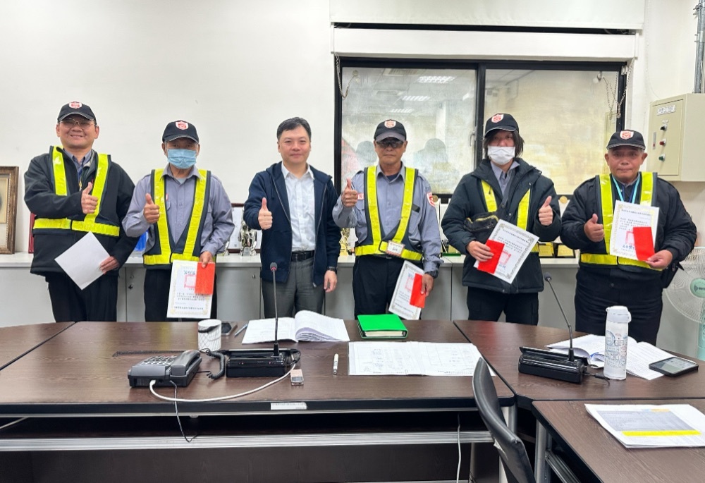 新北河濱保全守護市民安全有功 黃裕斌特地表揚拾金不昧典範 4 248251213a04