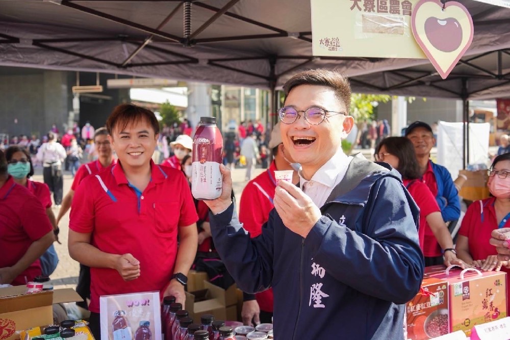 「菜市場之子」向勞工、農民謙卑請益 賴瑞隆:一生使命讓高雄更好 「菜市場之子」向勞工、農民謙卑請益 賴瑞隆:一生使命讓高雄更好