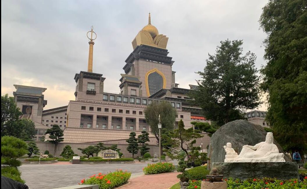 中台禪寺性醜聞 禪修班師兄下藥迷姦師弟「手淫+口交」錄影收藏