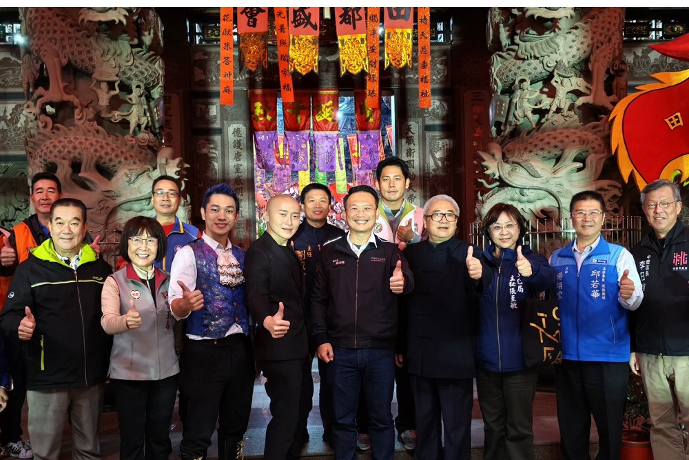 火舞藝術走進傳統宮廟 蘇俊賓揭選這地點表演別具意義 8 火舞藝術走進傳統宮廟 蘇俊賓揭選這地點表演別具意義 7