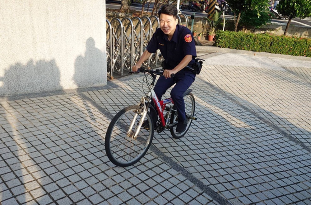 派出所員警眼神好銳利 上班途中找到失竊單車