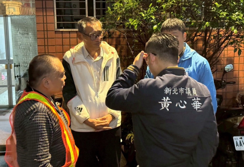 新店擋土牆灌漿意外砸破民宅　黃心華籲新北市府速給受災戶回家時程