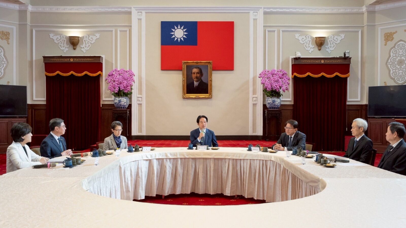 與行政考試2院茶敘談重大法案　賴清德：合憲確保體制完整是核心