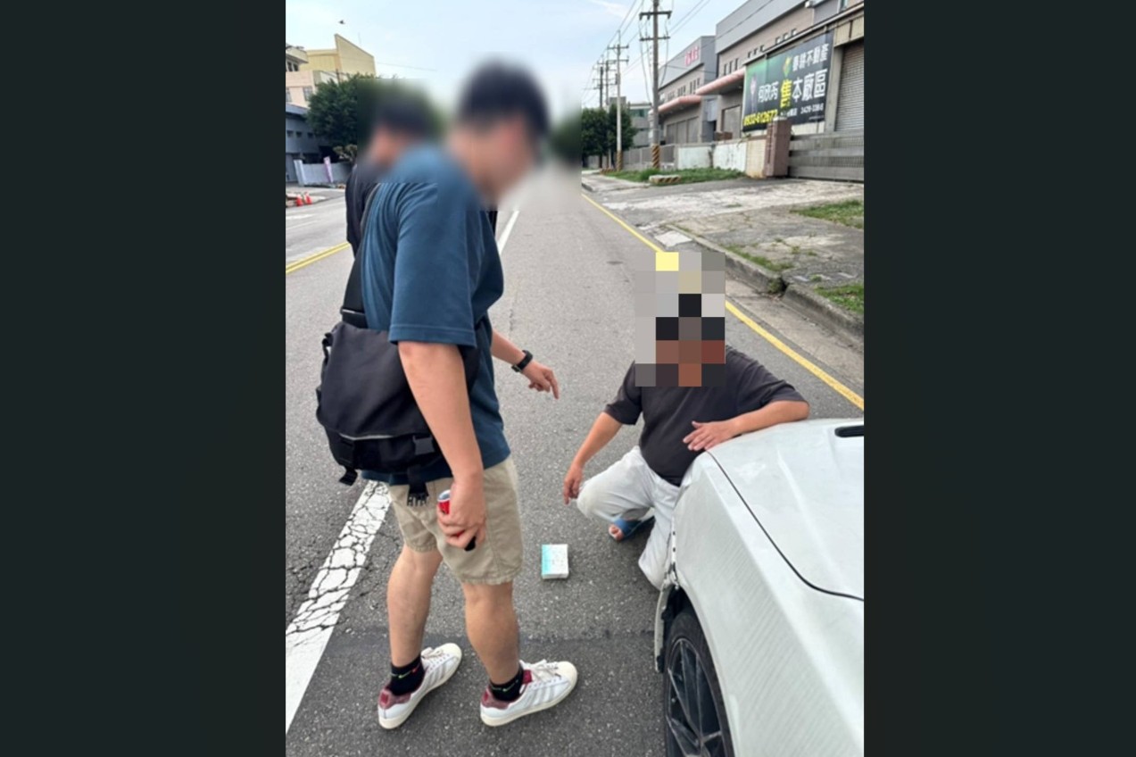 交金融卡代操作股票獲利高 員警佯裝投資者逮詐欺車手 交金融卡代操作股票獲利高 員警佯裝投資者逮詐欺車手