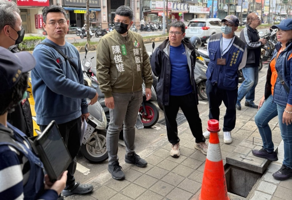 衛生所設備老舊排水溝異味擾民 陳啟能雙管齊下爭取三重環境改善 4 248251216a08